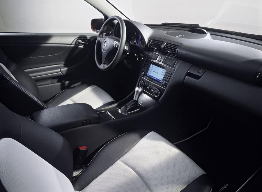  Mercedes-Benz C-Class Sportcoupe 2002 года  (фото 3 из 44)